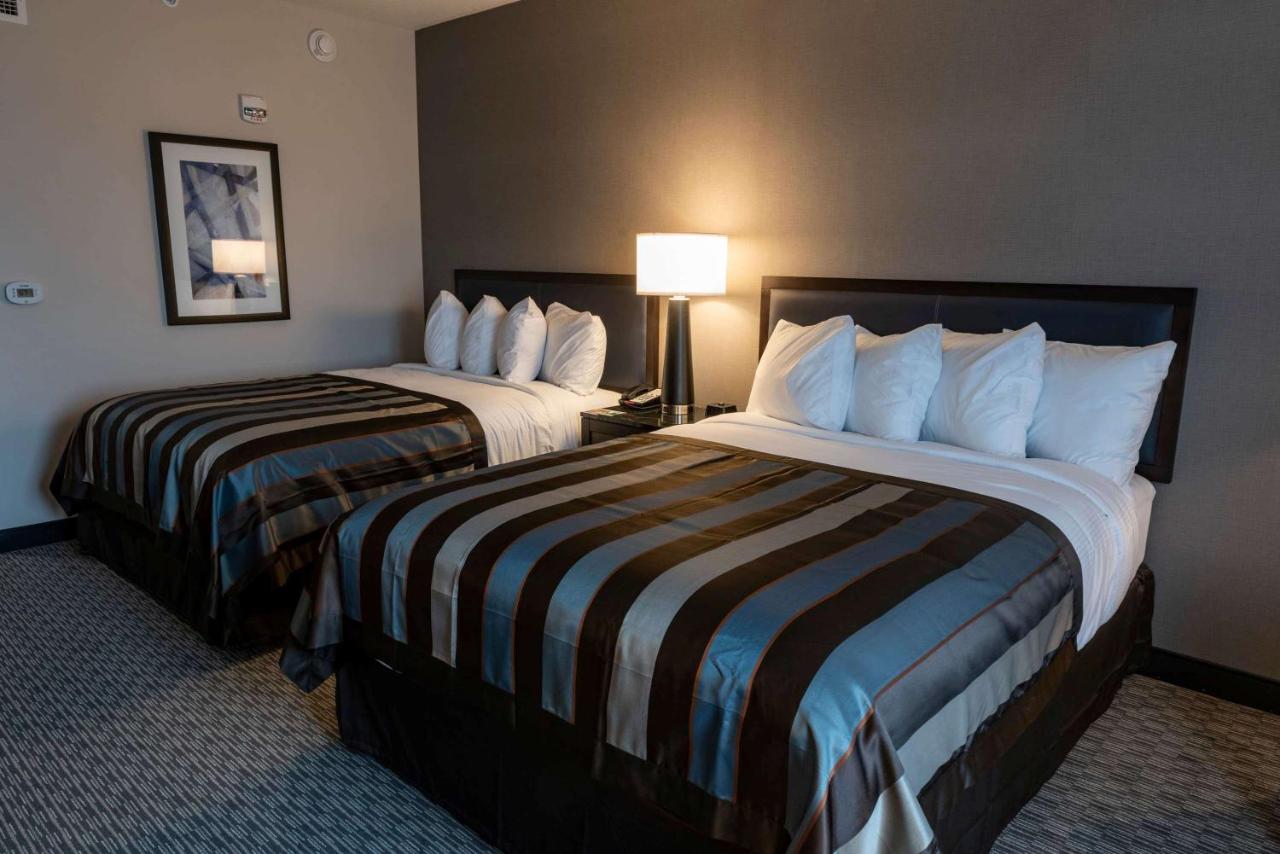 Queen Room with Two Queen Beds - Mobility Access/Non-Smoking at Wingate by Wyndham Angola