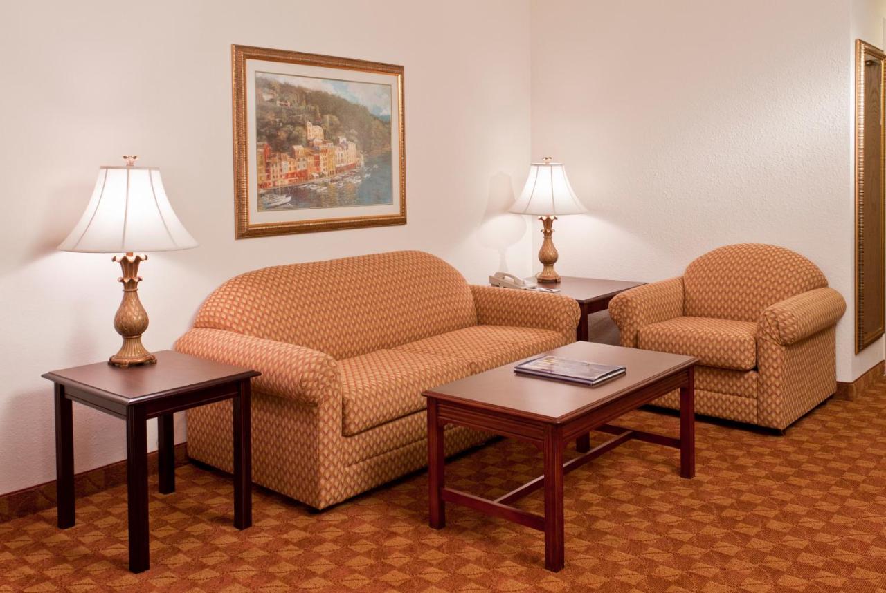 One-Bedroom King Suite with Sofa Bed at Ann Arbor Regent Hotel & Suites