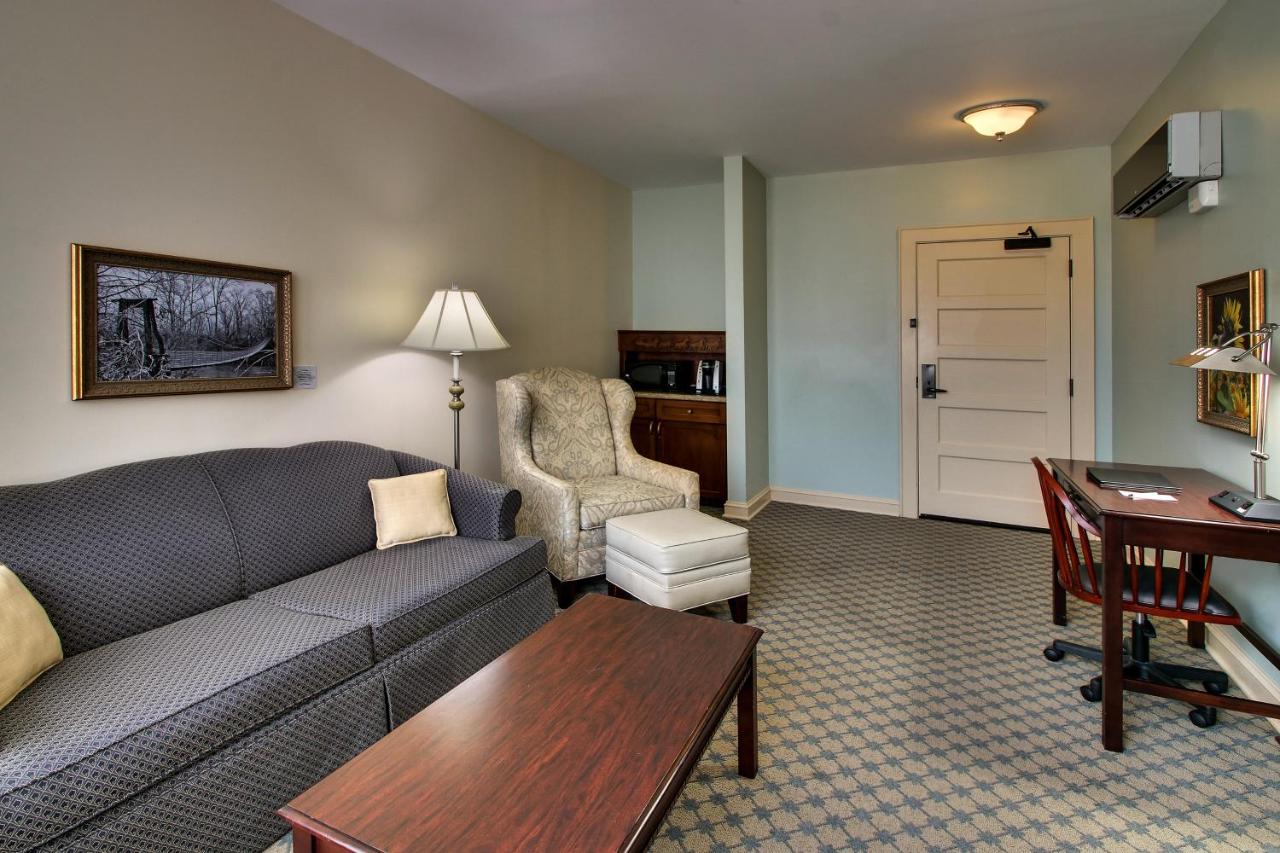 King Suite at The Inn at Wise