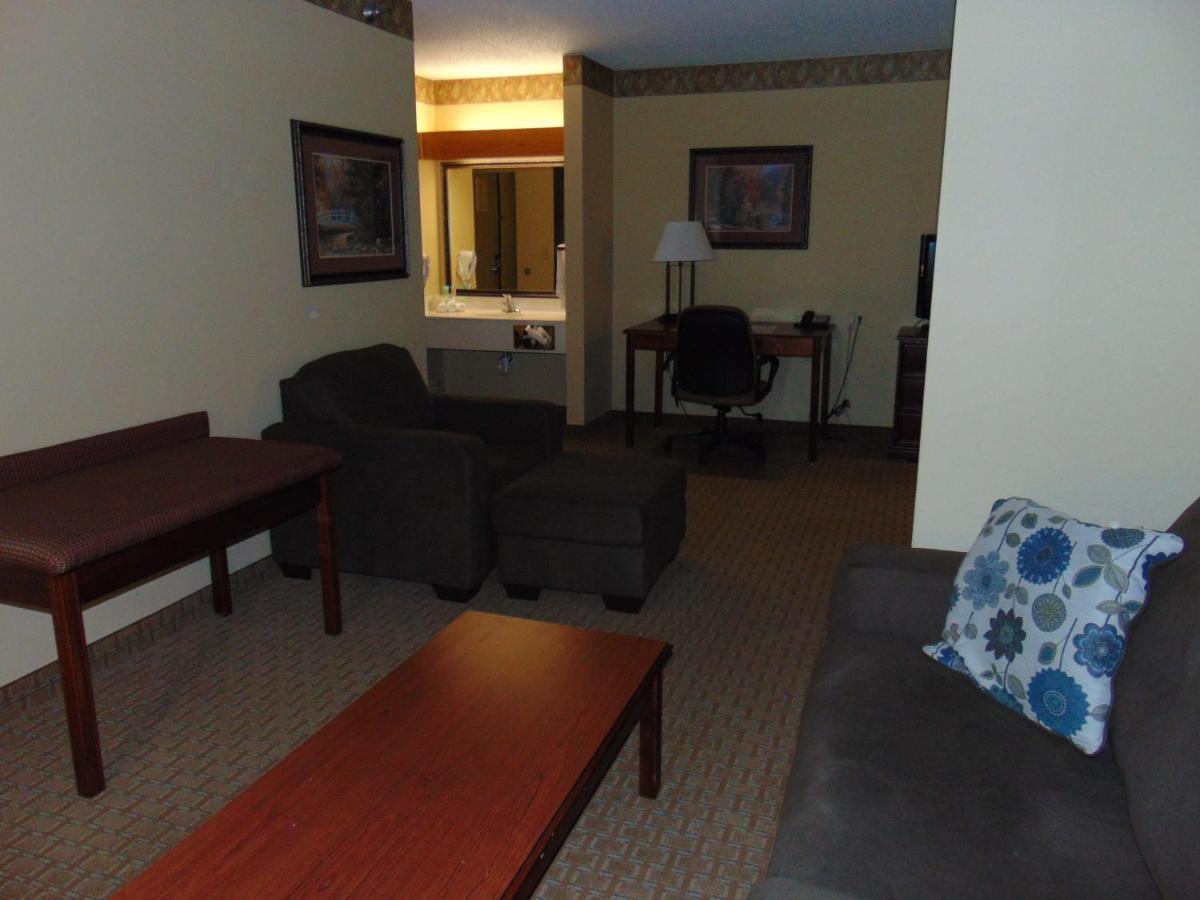 King Suite with Spa Bath at Horse Creek Inn