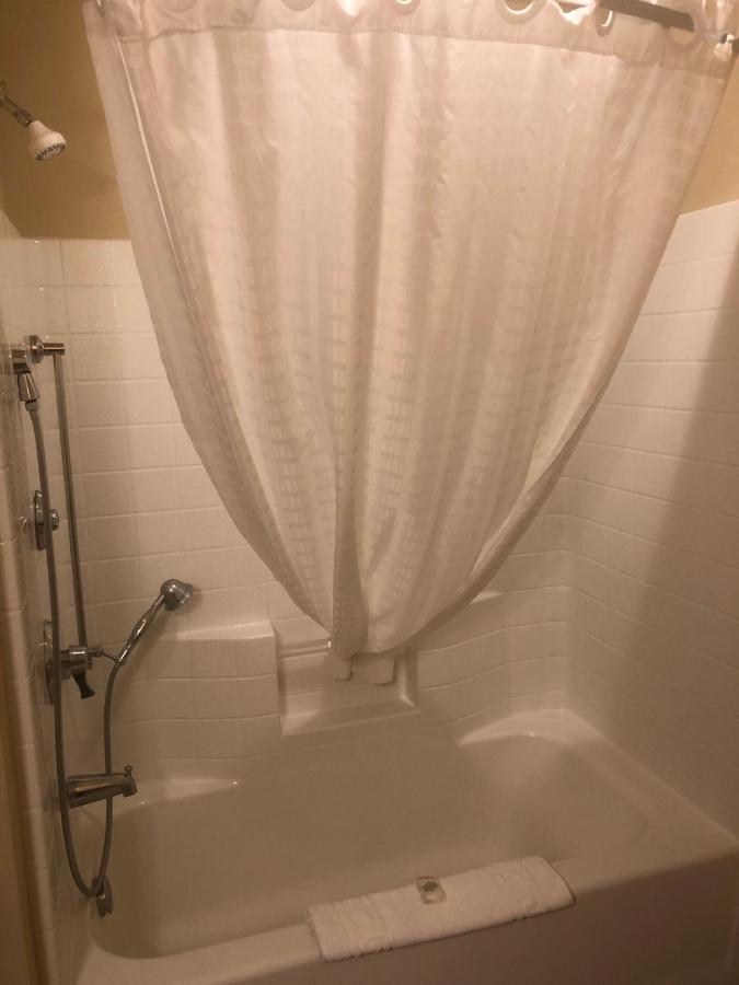 Family Room - Disability Access at Cobblestone Inn & Suites - Eads