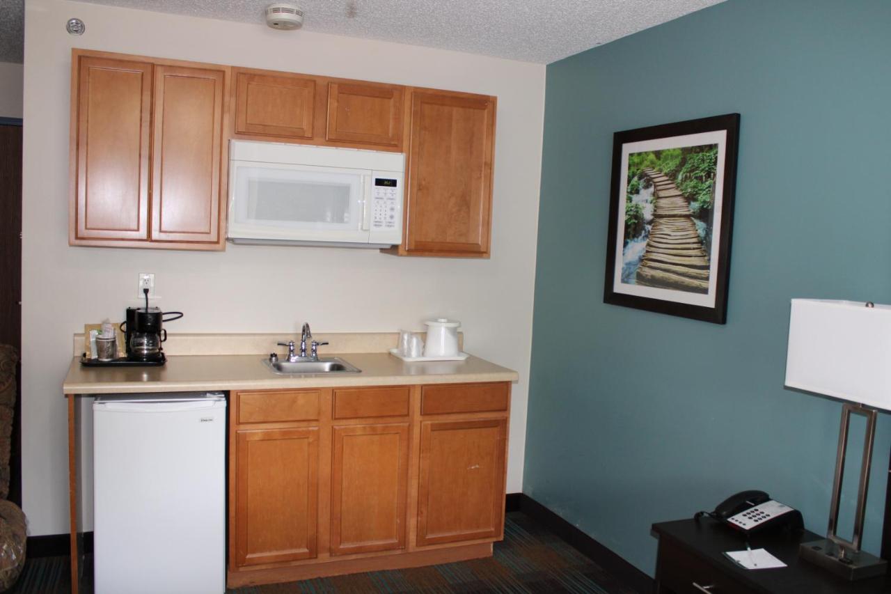 Queen Suite - Non-Smoking at Quality Inn Mount Pleasant