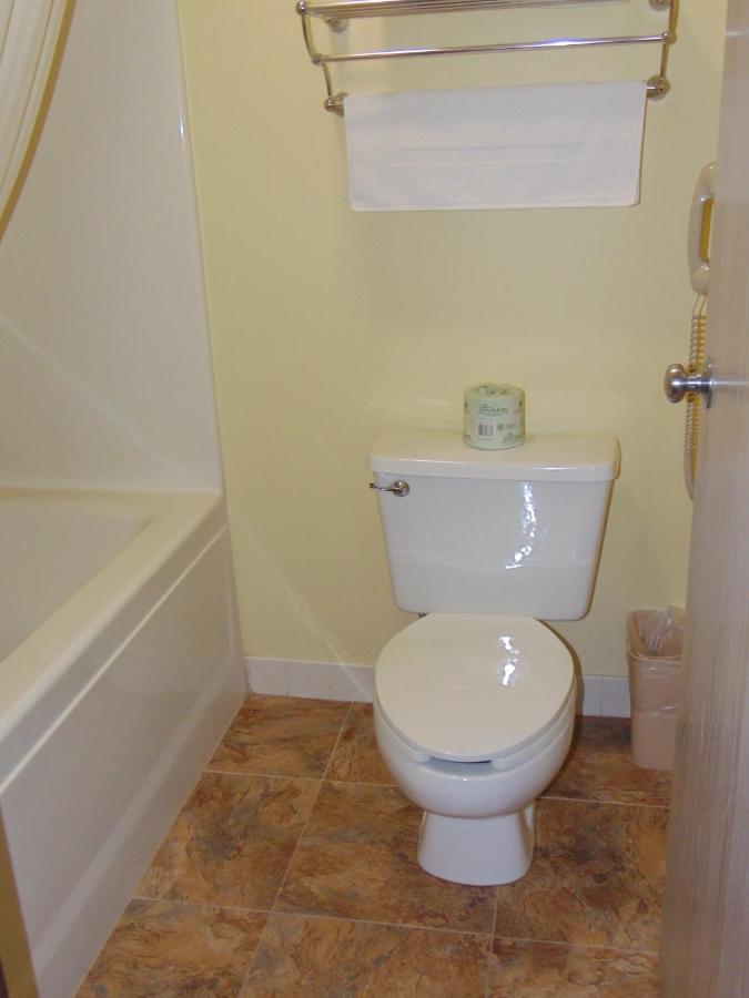 King Suite with Spa Bath at Horse Creek Inn