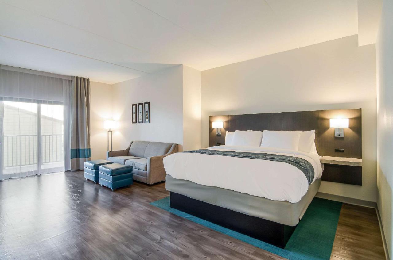 King Suite No Pets Allowed - Accessible/Non-Smoking at Comfort Inn & Suites Gulf Shores East Beach near Gulf State Park