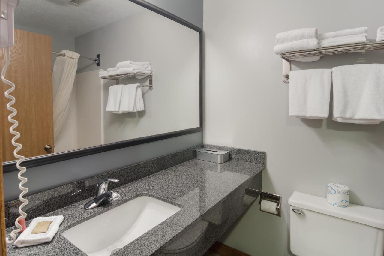 King Suite with Spa Bath at Quality Inn Superior - Duluth