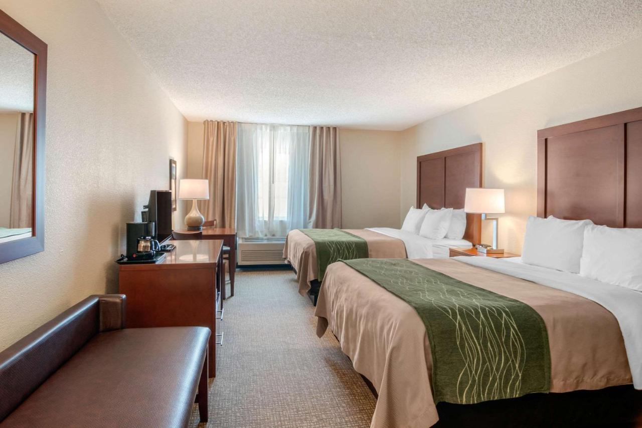 Queen Room with Two Queen Beds - Non-Smoking at Comfort Inn Medford North