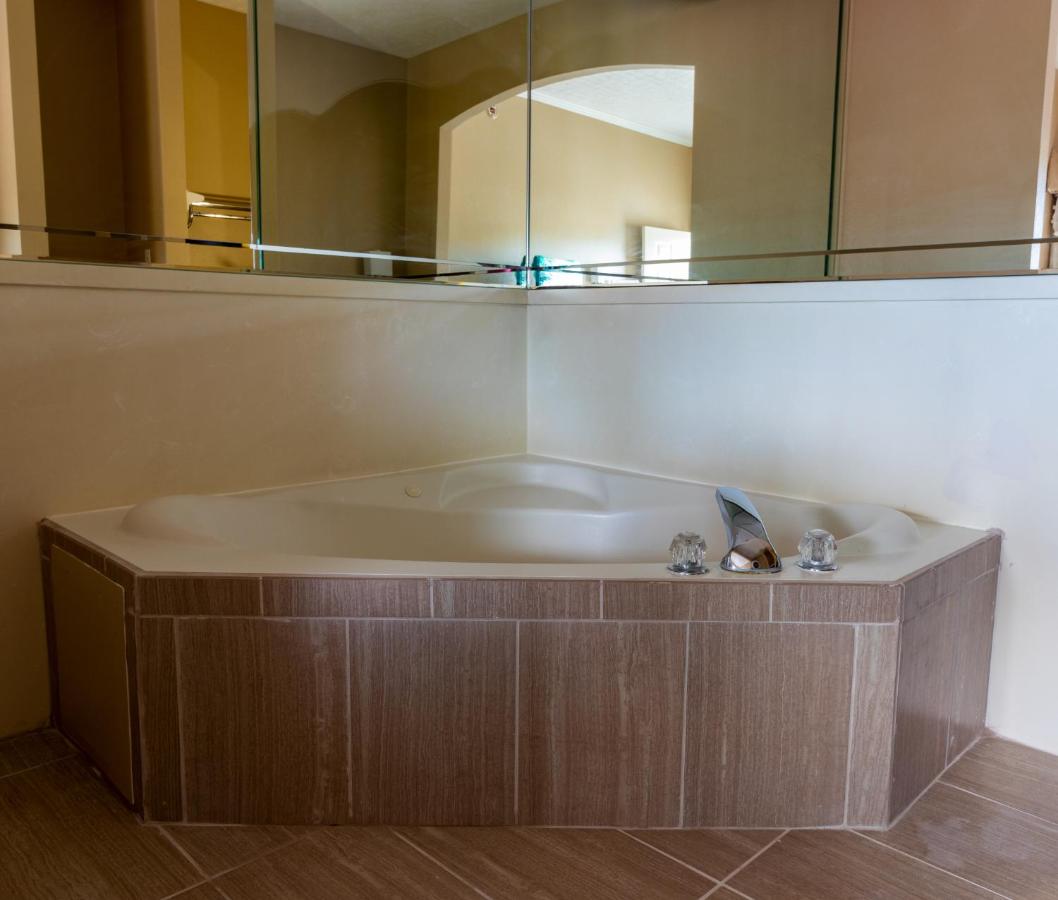 Deluxe King Studio Suite - Non-Smoking at Baymont by Wyndham Crestview