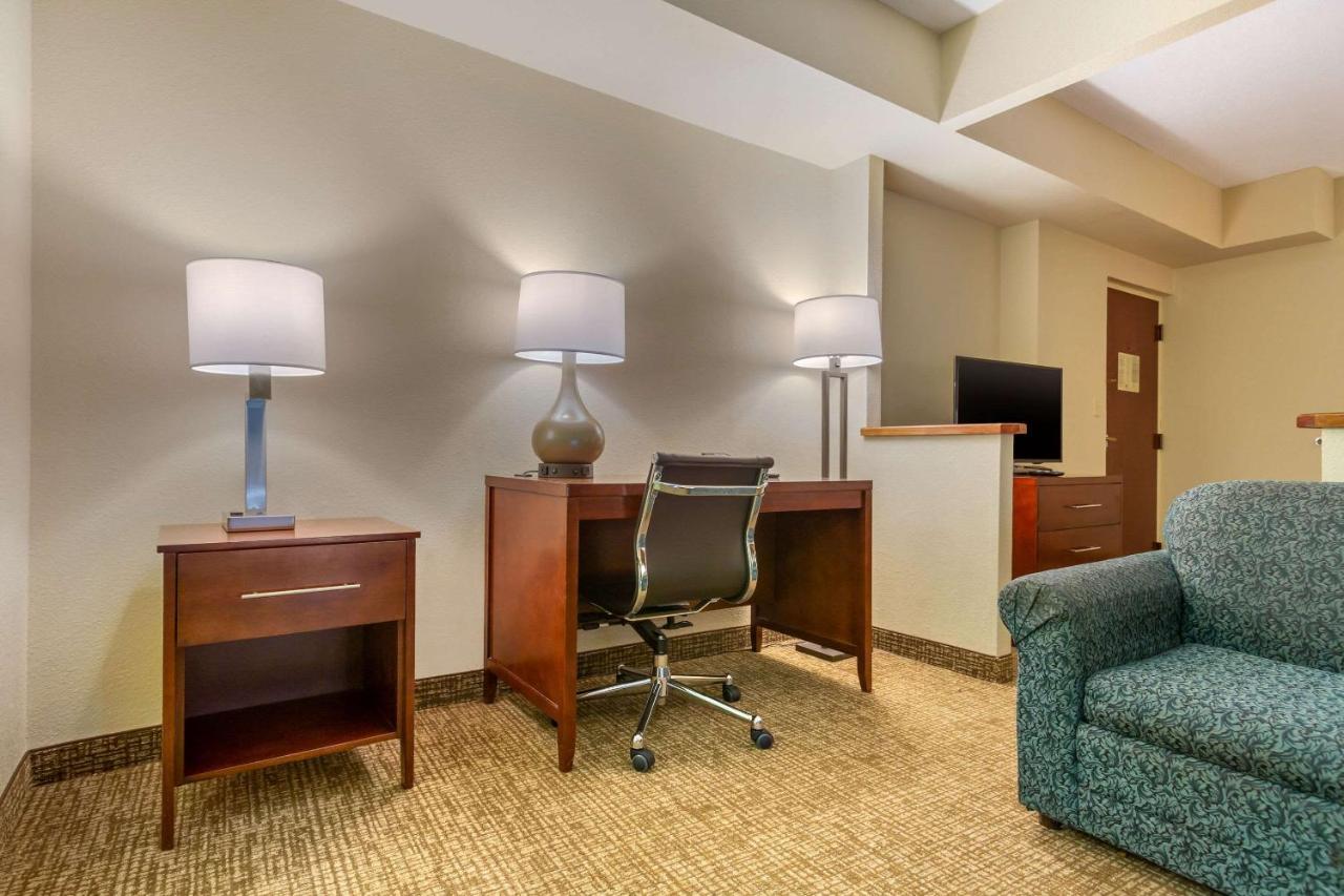 King Suite - Non-Smoking at Quality Inn & Suites Olde Town