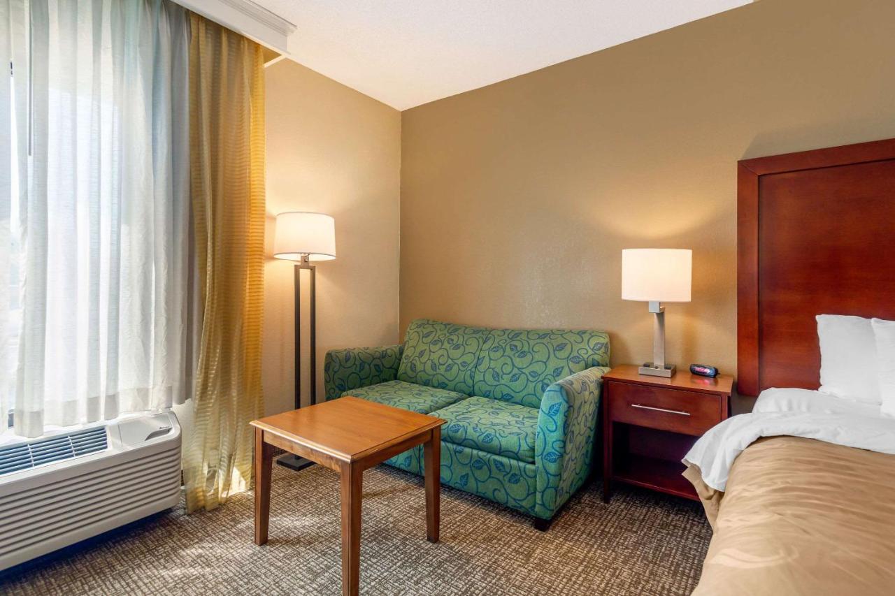 King Room with Roll-In Shower - Accessible/Non-Smoking at Quality Inn & Suites Olde Town