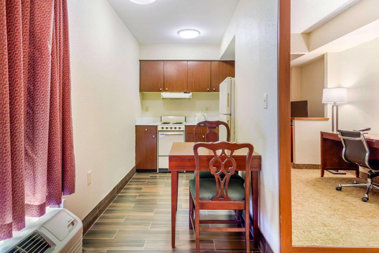 King Suite - Non-Smoking at Quality Inn & Suites Olde Town