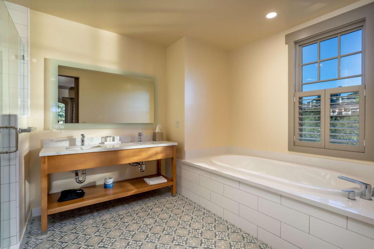 King Suite at The Agrarian Hotel, BW Signature Collection