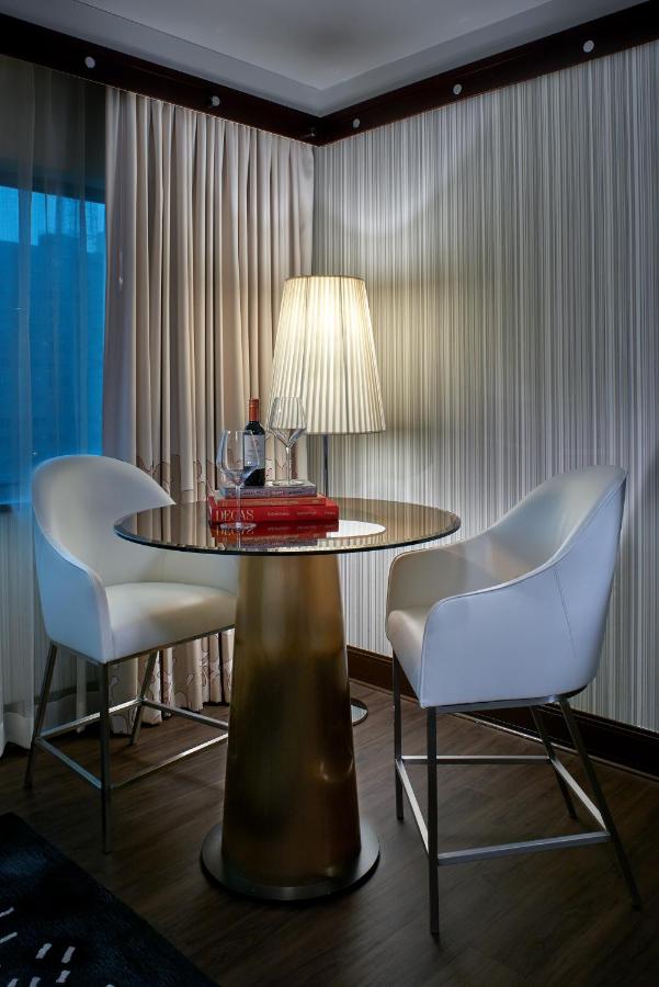 Magnifique Corner King Room at Sofitel Philadelphia at Rittenhouse Square