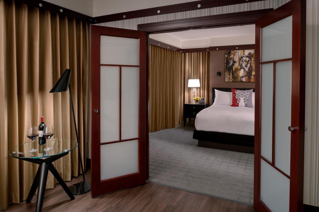 Prestige King Suite - Corner Room at Sofitel Philadelphia at Rittenhouse Square