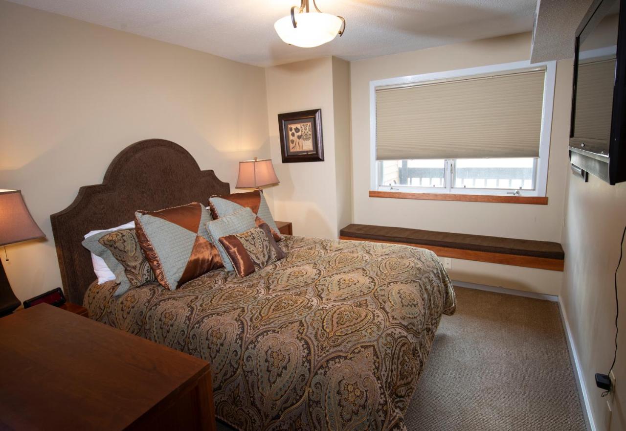 Quadruple Room at Mountain Lodge at Okemo, A Vail Resorts Property