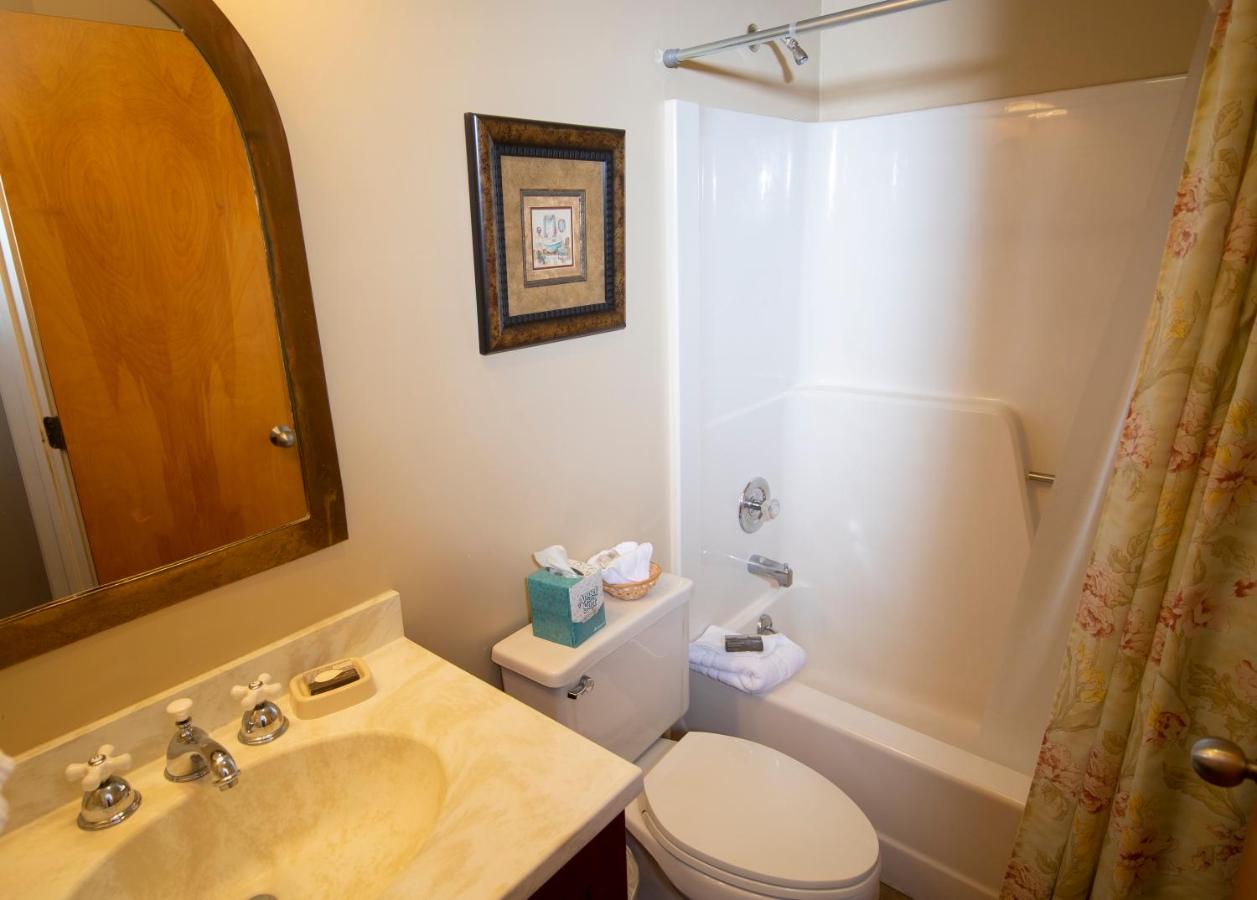 Quadruple Room at Mountain Lodge at Okemo, A Vail Resorts Property