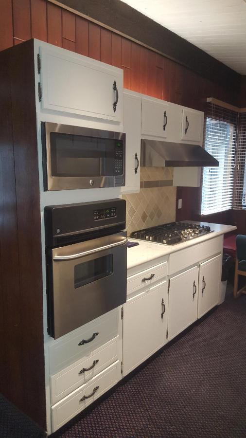 Two-Bedroom Condo With Bathroom at St. Moritz Lodge & Condominiums