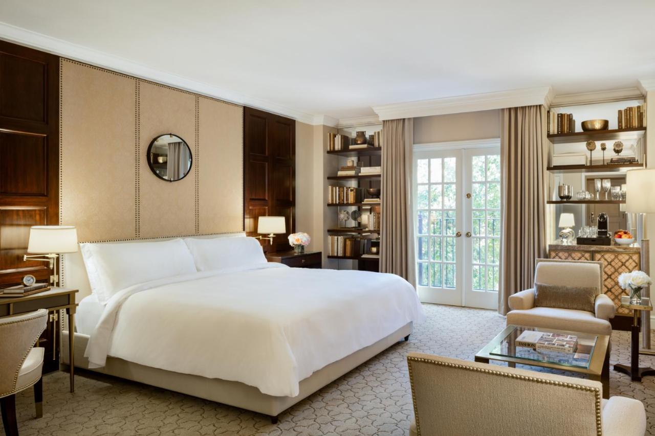 King Room with Roll-In Shower - Disability Access at Rosewood Mansion on Turtle Creek