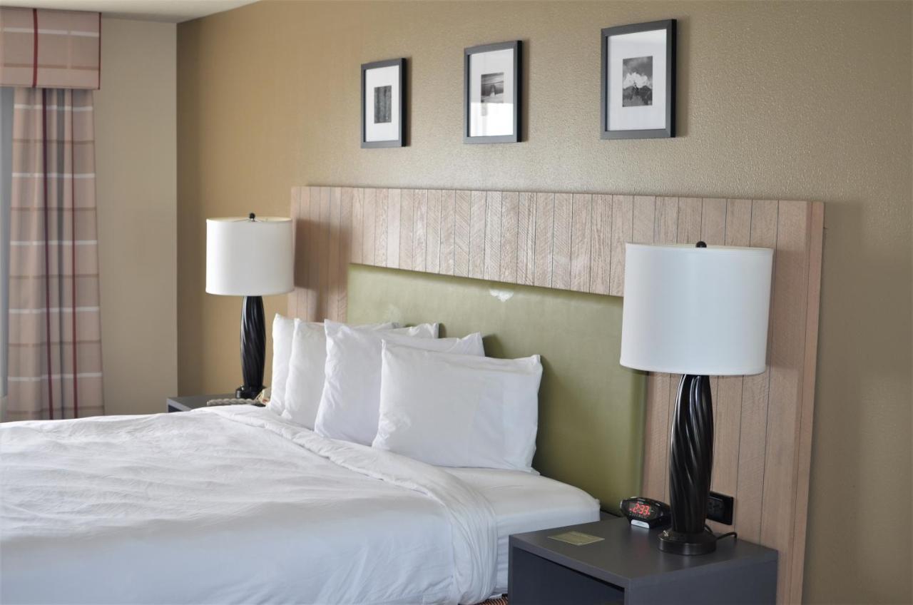 King Suite at Country Inn & Suites by Radisson, West Valley City, UT