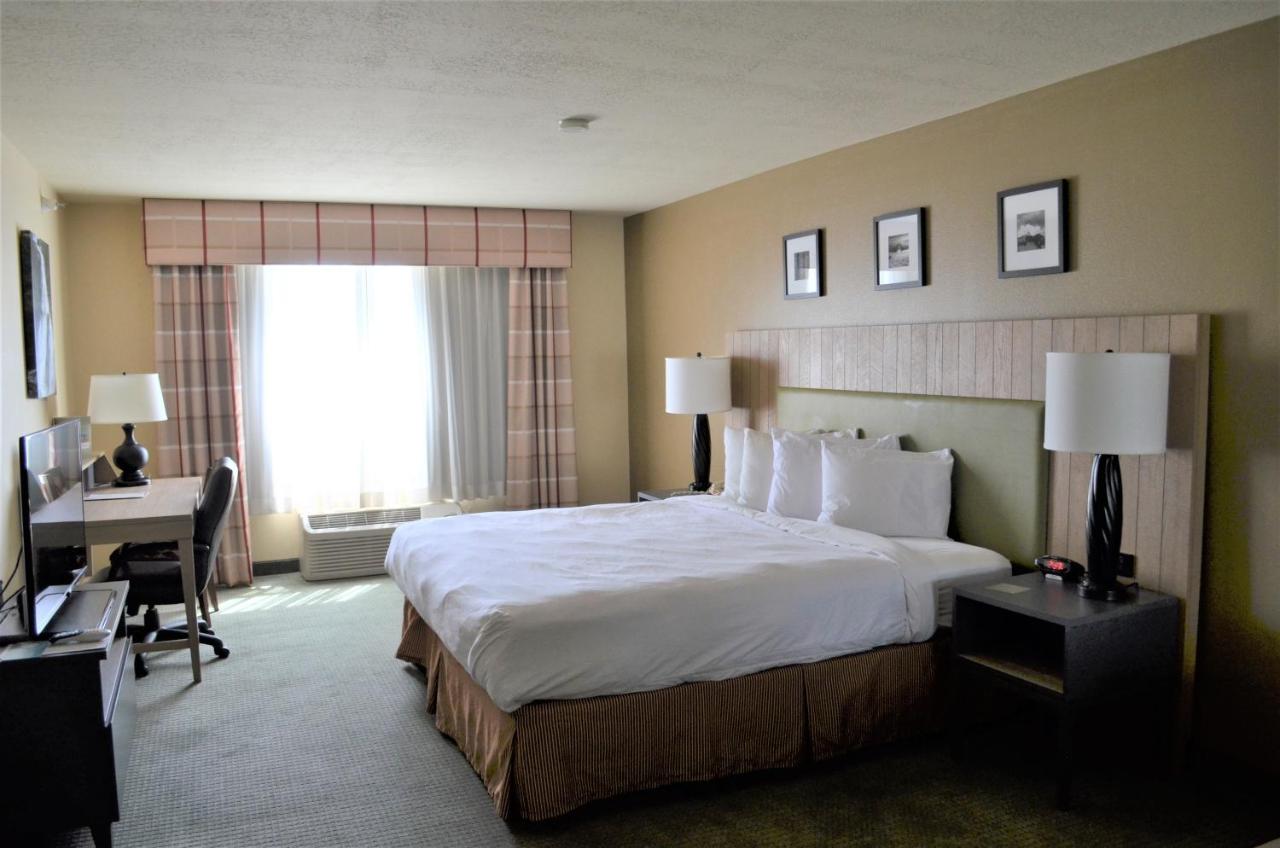 King Suite at Country Inn & Suites by Radisson, West Valley City, UT