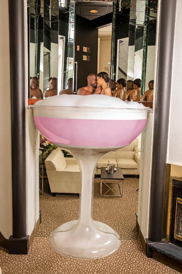 Champagne Tower Suite at Paradise Stream Resort