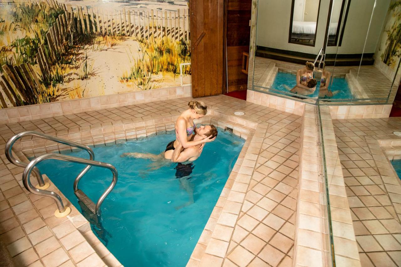 Garden of Eden Apple Suite at Paradise Stream Resort