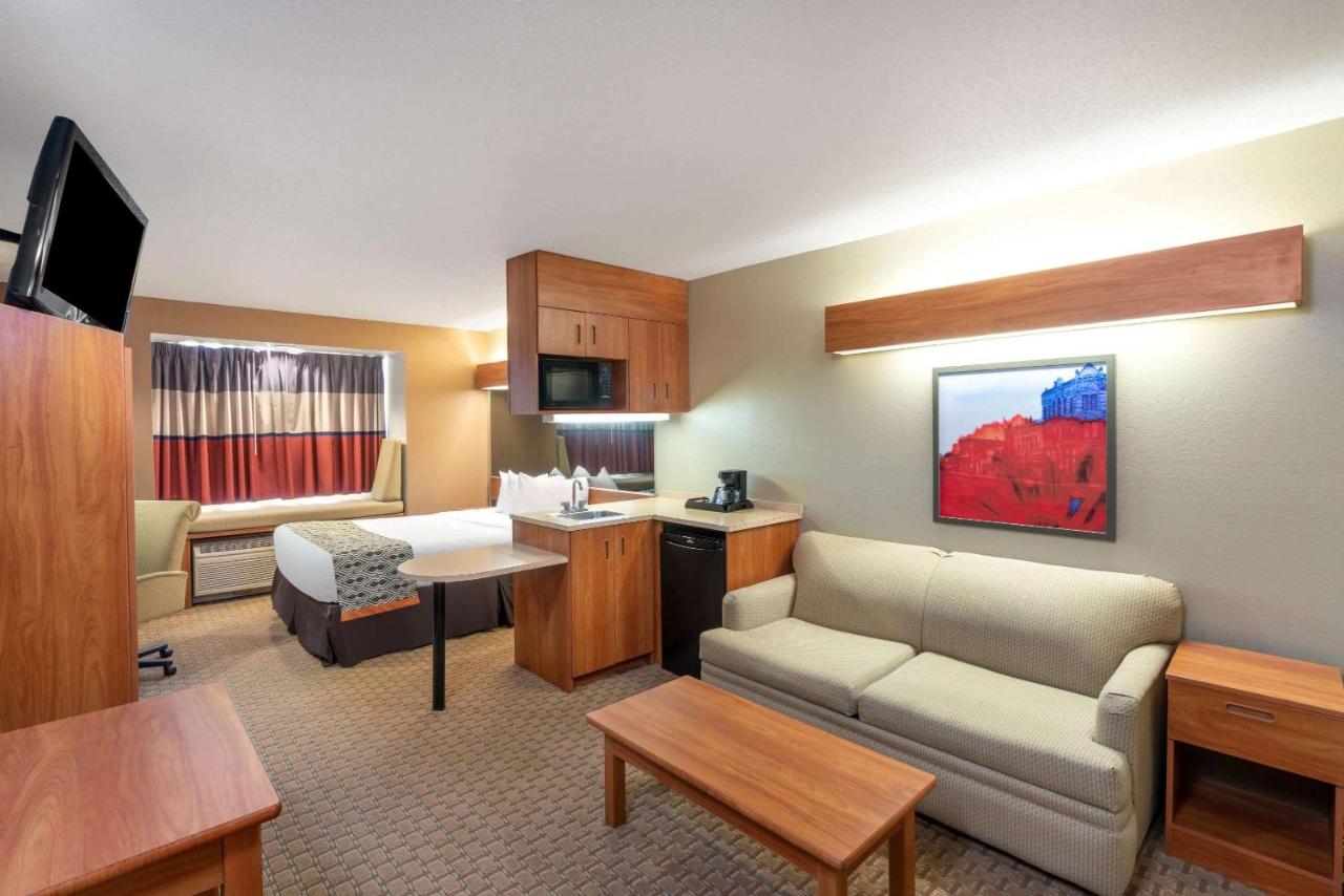 Queen Studio Suite - Non-Smoking at Microtel Inn & Suites by Wyndham Raton