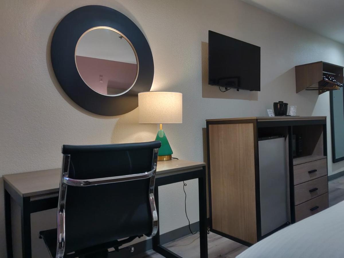 Queen Room with Two Queen Beds at Arya Inn & Suites