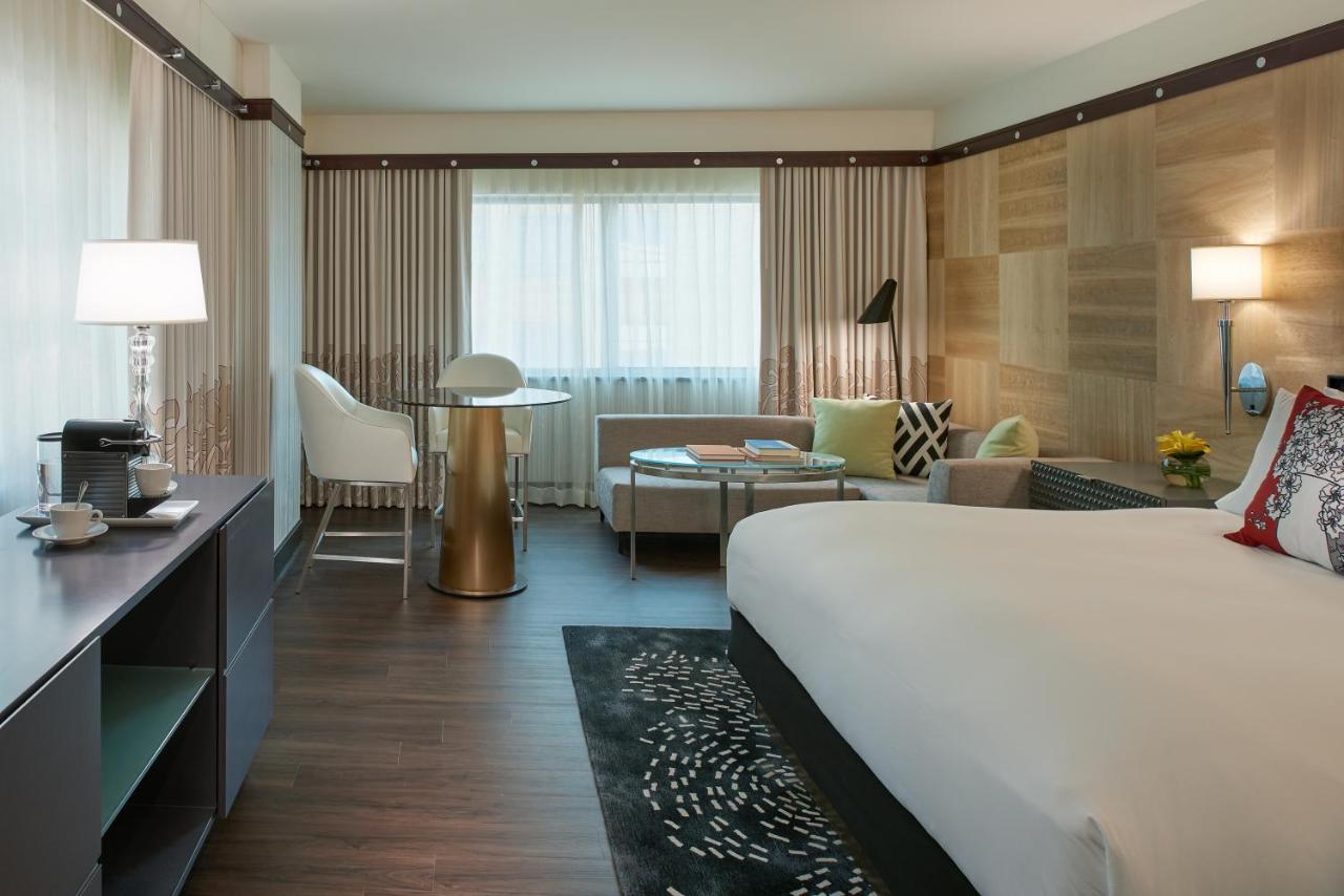 Magnifique Corner King Room at Sofitel Philadelphia at Rittenhouse Square
