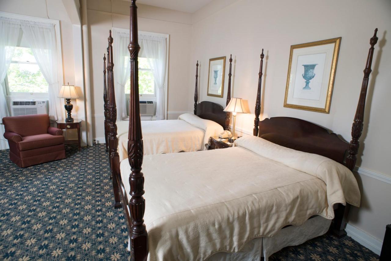 Luxury Main Inn Room with Two Queen Beds at Middlebury Inn