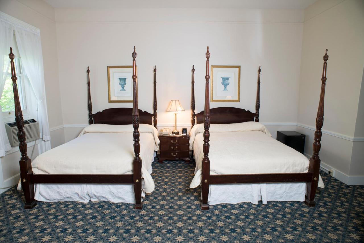Luxury Main Inn Room with Two Queen Beds at Middlebury Inn