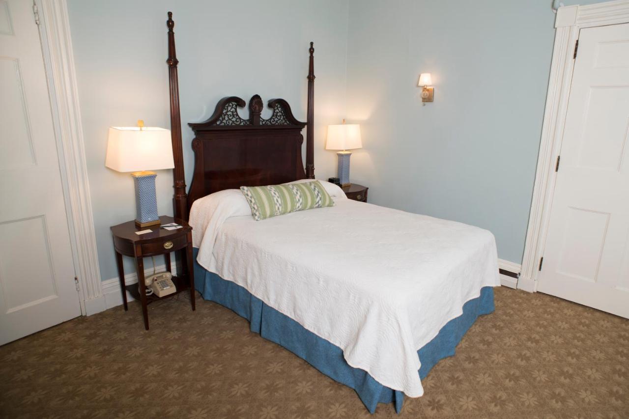 Luxury Room with One Queen Bed at Middlebury Inn