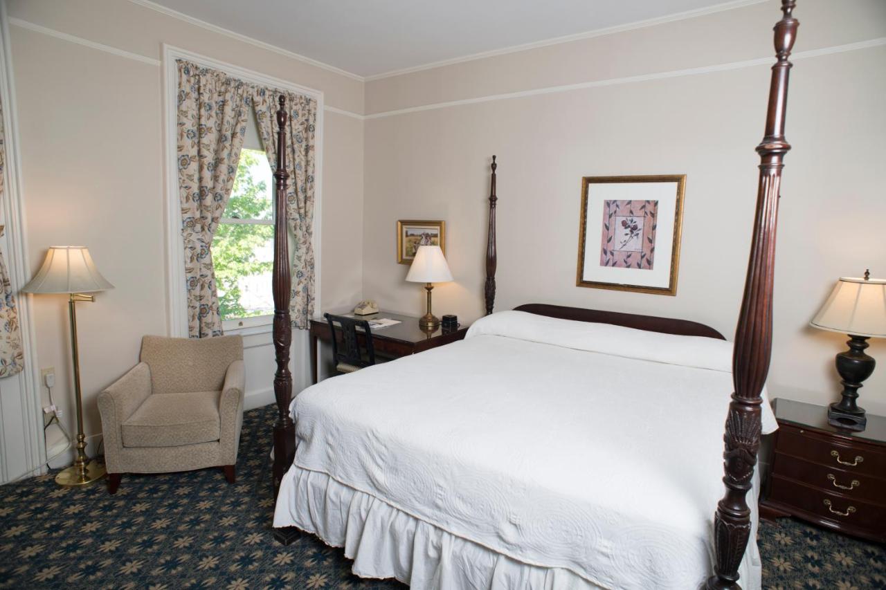 Luxury Room with One King Bed at Middlebury Inn