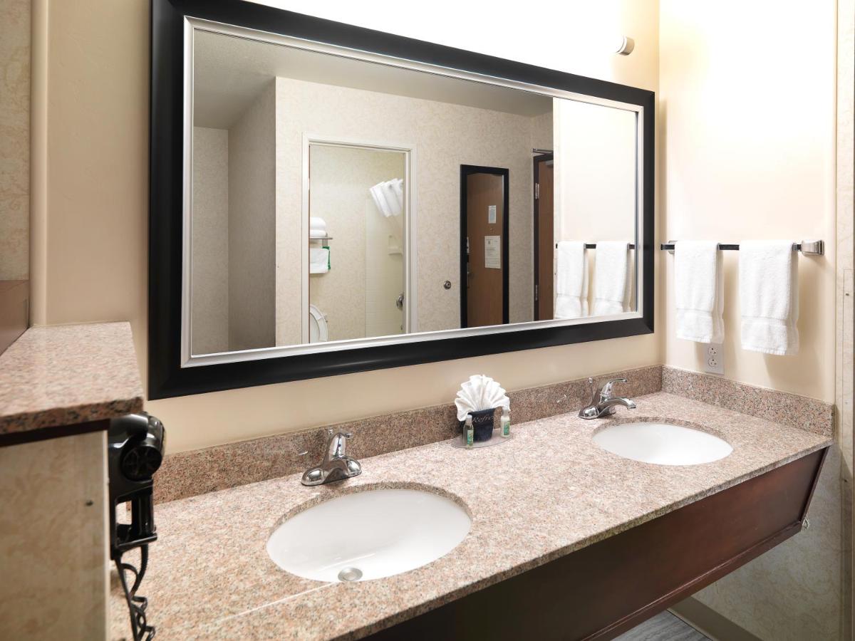 Queen Room with Two Queen Beds - Non-Smoking at Crystal Inn Hotel & Suites Salt Lake City