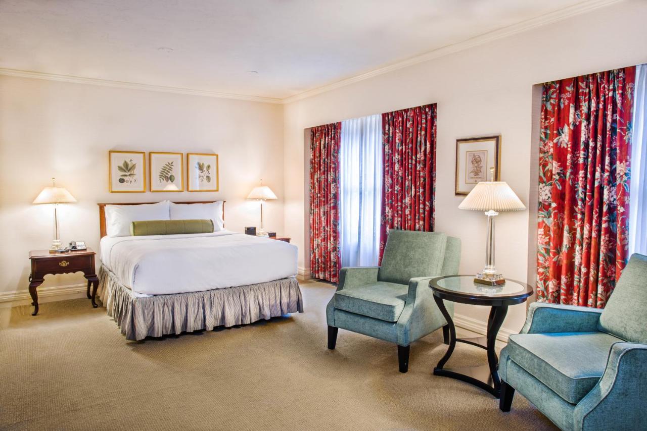 Queen Room - Disability Access at Mayflower Park Hotel