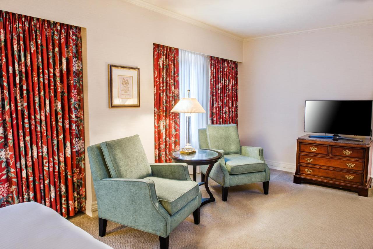 Queen Room - Disability Access at Mayflower Park Hotel
