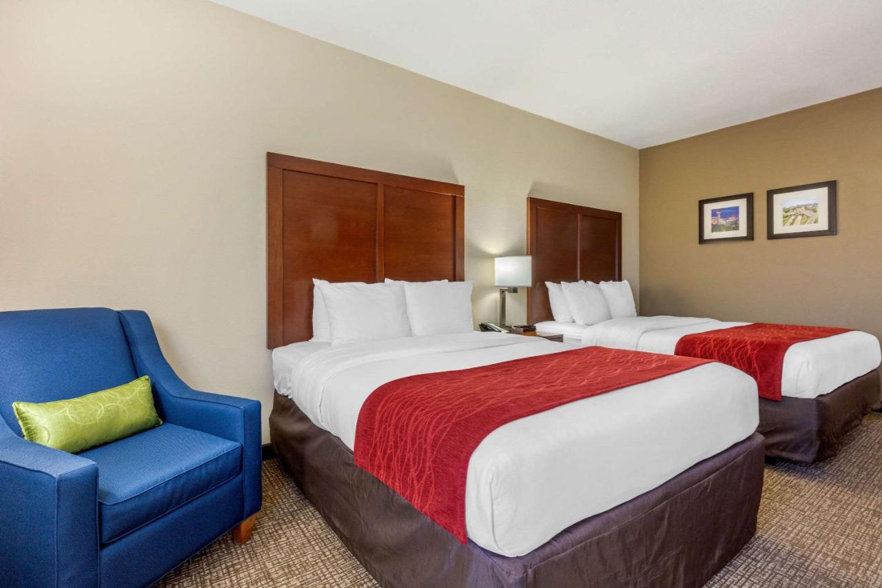 Queen Room with Two Queen Beds - Non-Smoking at Comfort Inn Lenoir City-Knoxville