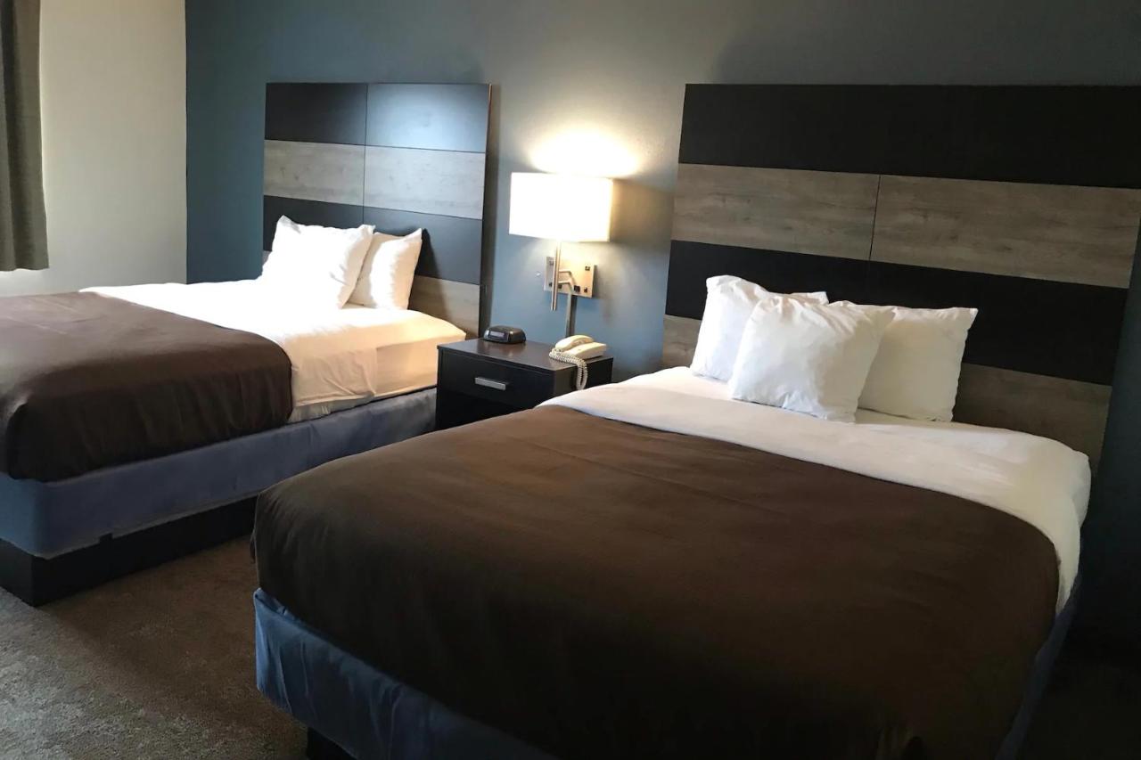 Queen Room with Two Queen Beds - Mobility Access/Non-Smoking at AmericInn by Wyndham Maquoketa