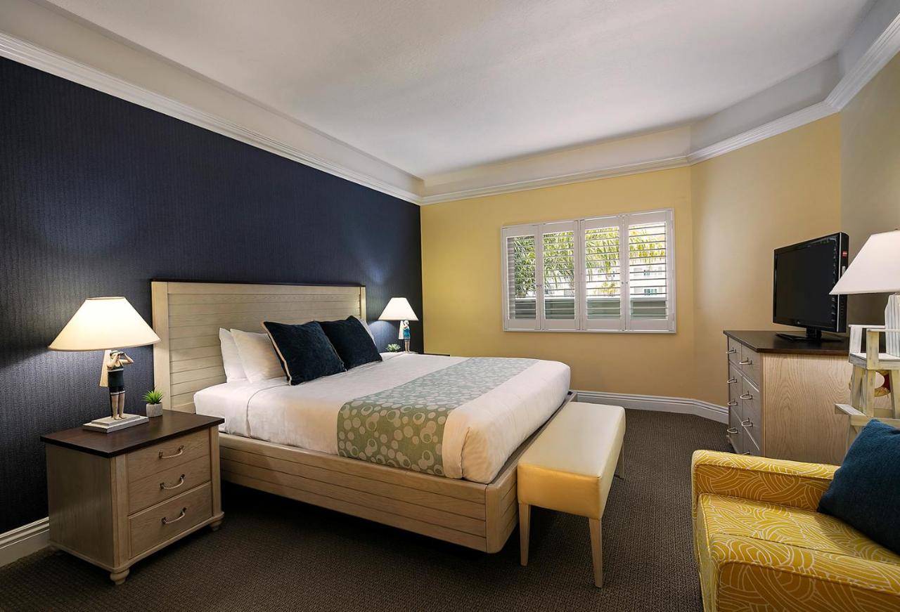 King Suite with Ocean View at Pismo Lighthouse Suites