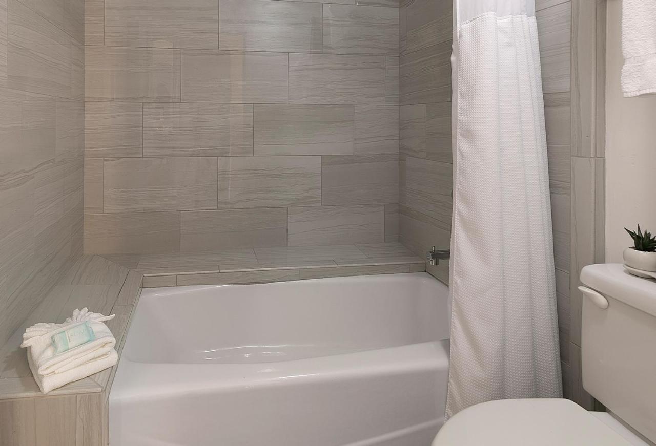 Deluxe Family Suite at Pismo Lighthouse Suites