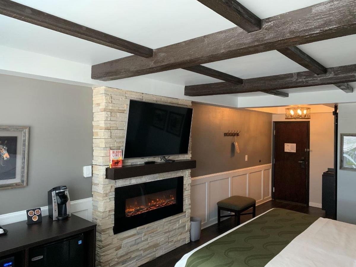 Suite at Cedar Stables Inn and Suites