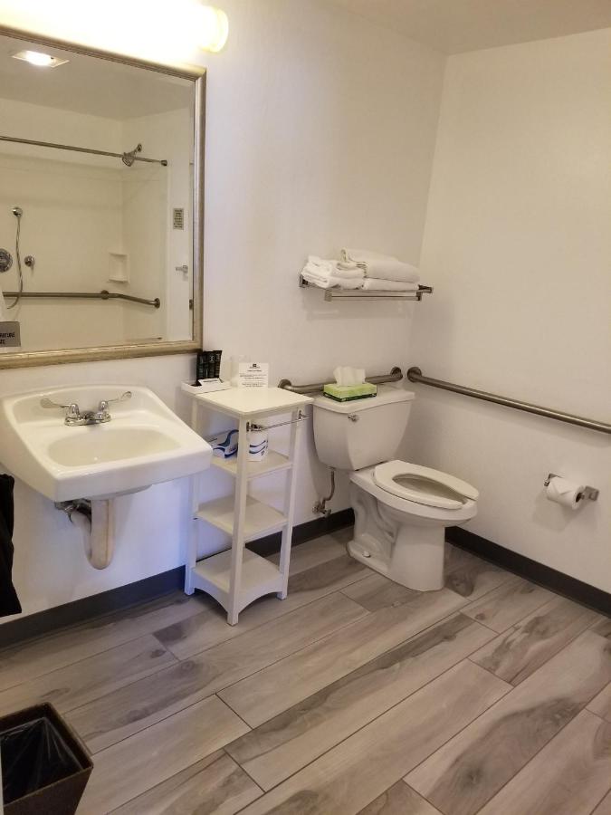 Queen Room with Two Queen Beds - Disability Access at Wharf Inn