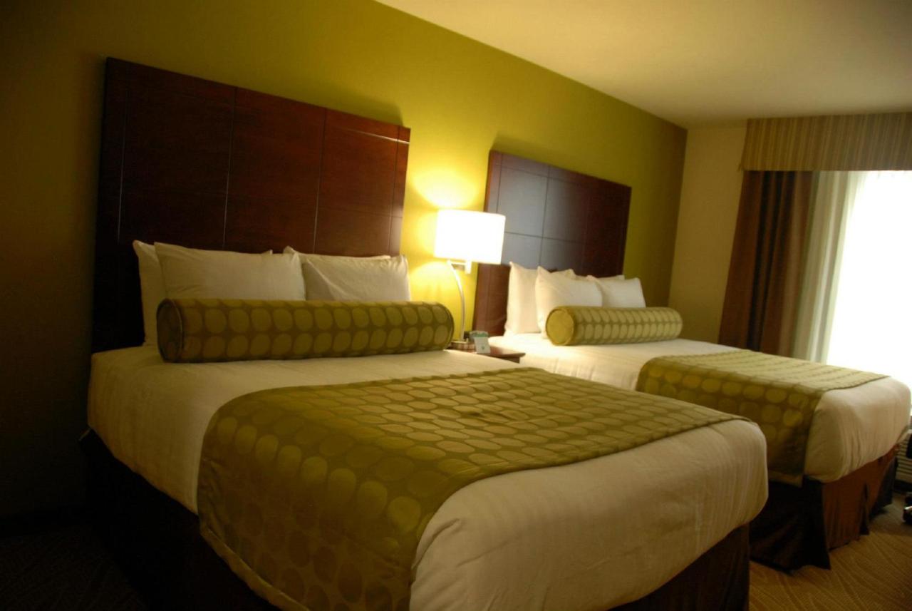 Queen Room with Two Queen Beds at Cobblestone Inn & Suites - Marquette/Prairie du Chien