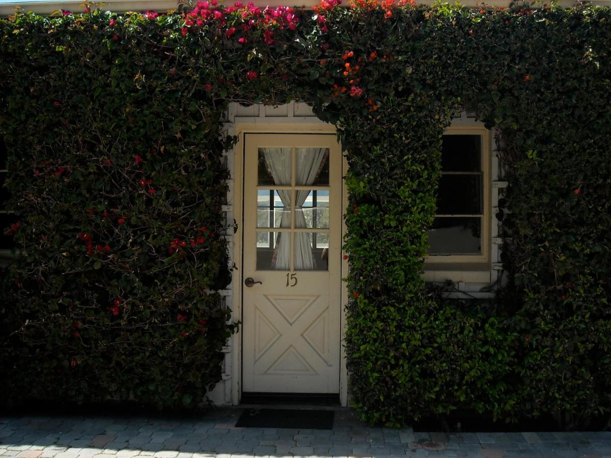 King Room with Balcony at Malibu Country Inn