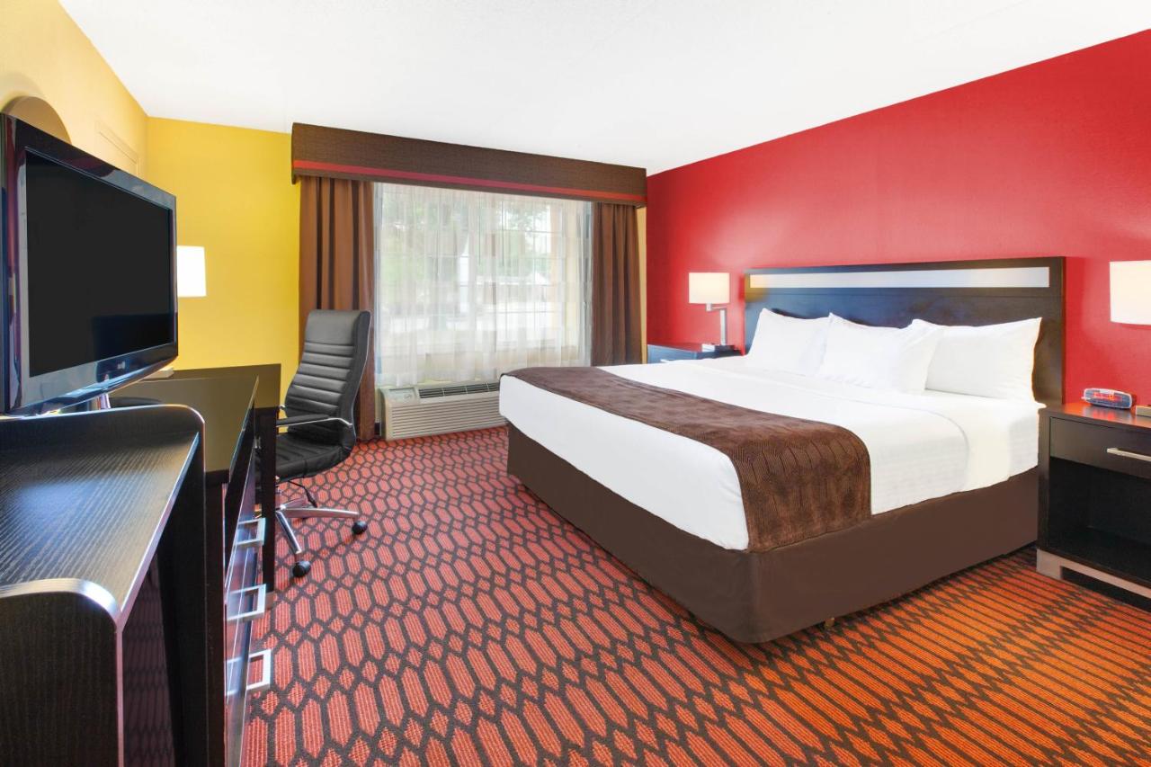 King Room - Mobility Access/Non-Smoking at Baymont by Wyndham Harrisburg