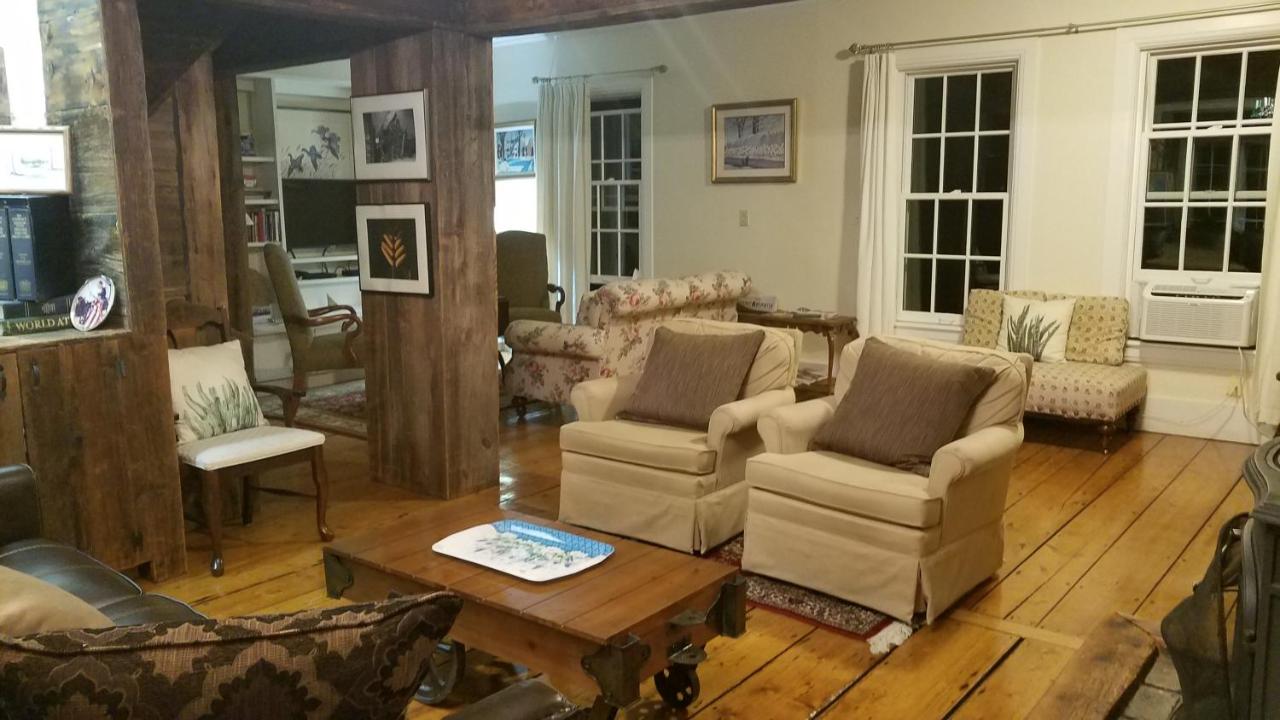 Five-Bedroom House at 1860 House Inn and Vacation Rental Home