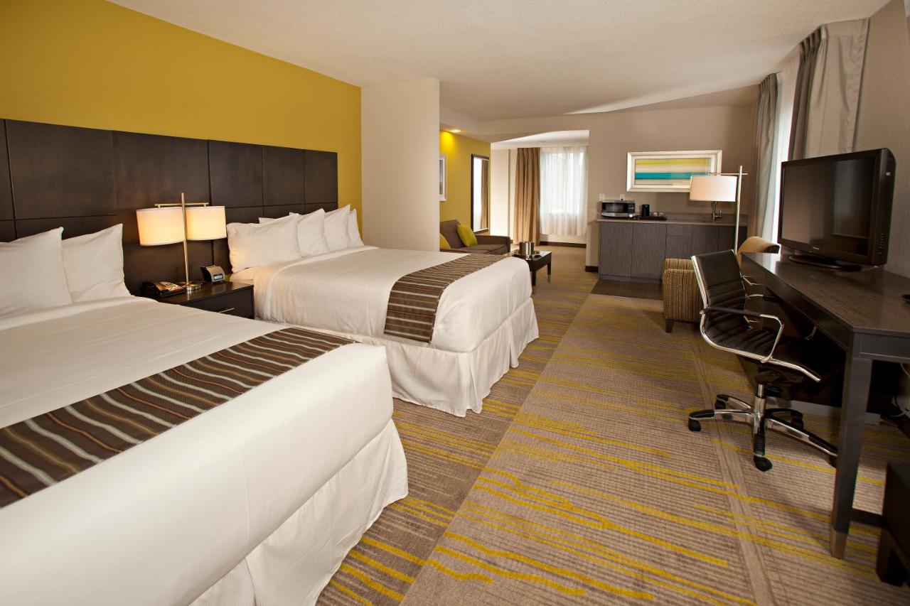 Queen Suite with Two Queen Beds at Comfort Suites Miami Airport North