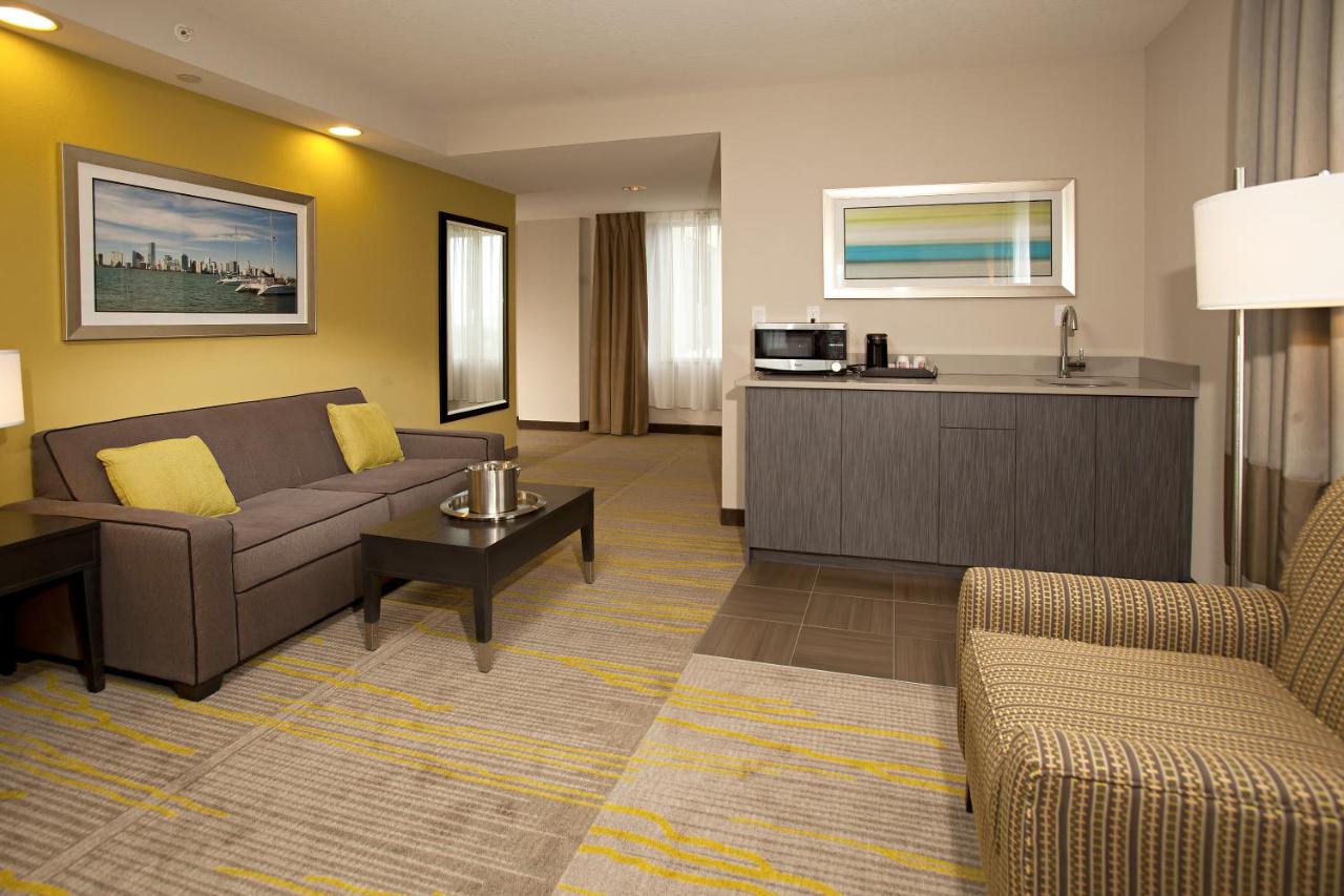 Queen Suite with Two Queen Beds at Comfort Suites Miami Airport North