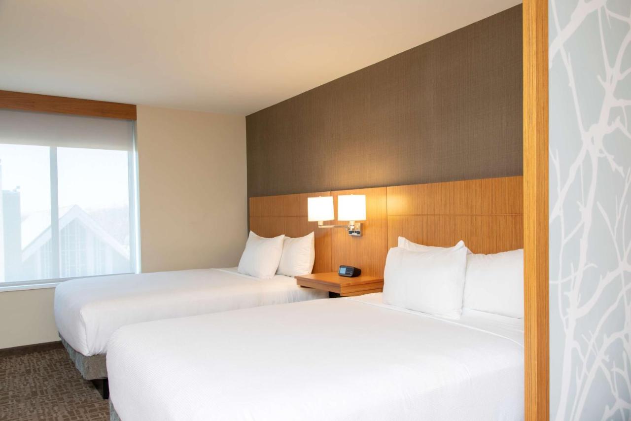 Deluxe Queen Room with Two Queen Beds at Hyatt Place Detroit Royal Oak