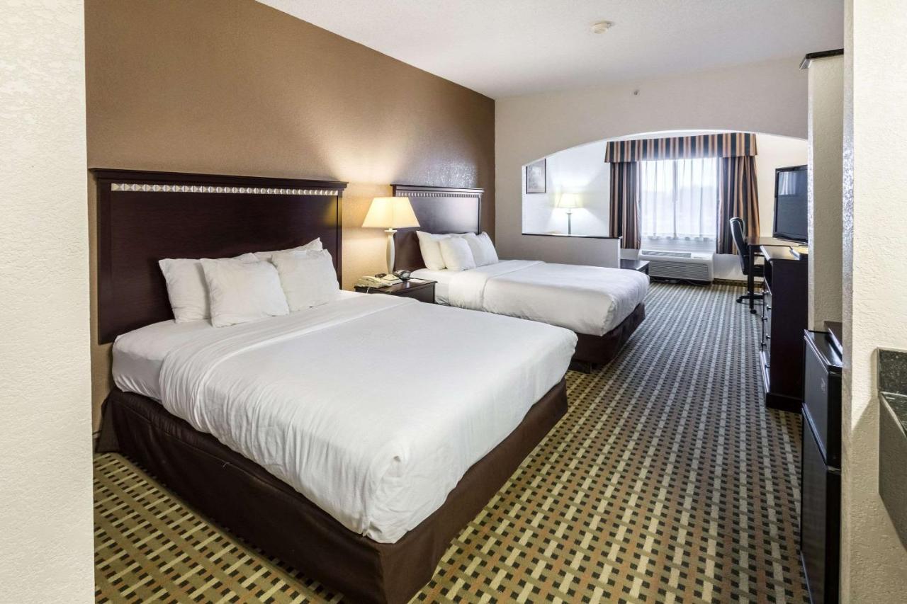 Queen Suite with Two Queen Beds - Non-Smoking at Quality Suites Burleson - Ft. Worth