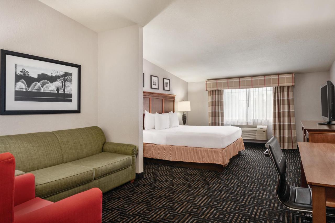 Studio Suite at Country Inn & Suites by Radisson, Woodbury, MN